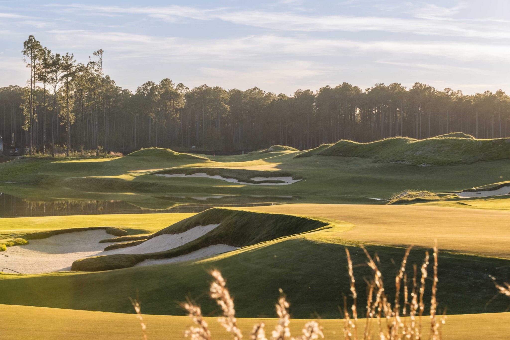 A golf course at Montage Palmetto Bluff